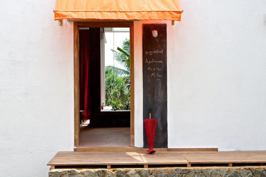 Utmt - Underneath The Mango Tree Spa & Beach Resort Dikwella Quarto foto